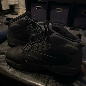 Boys Jordan’s size 12 perfect condition. Hardly worn.